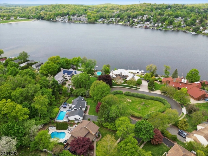 11 Auriemma Ct