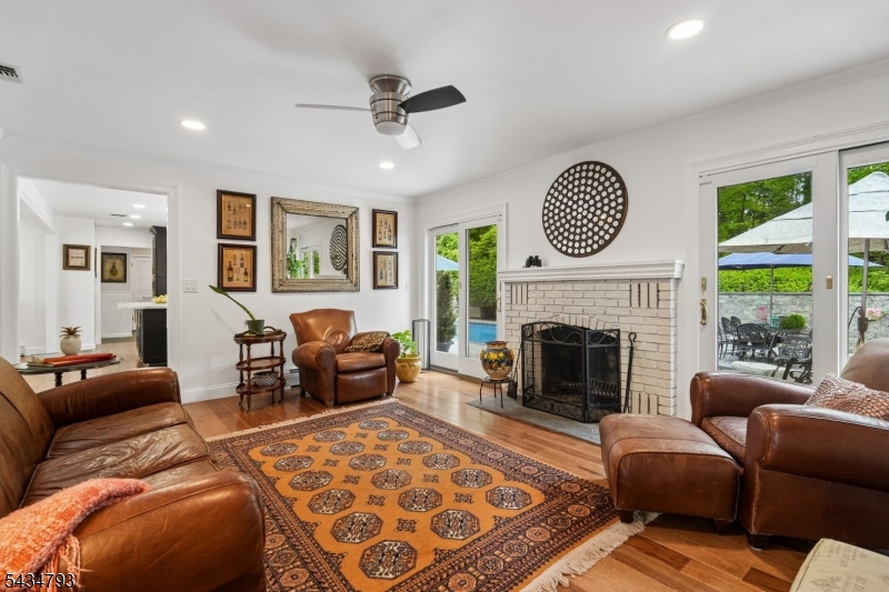 11 Auriemma Ct
