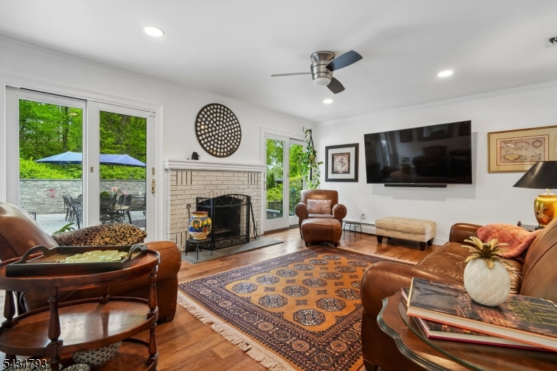 11 Auriemma Ct