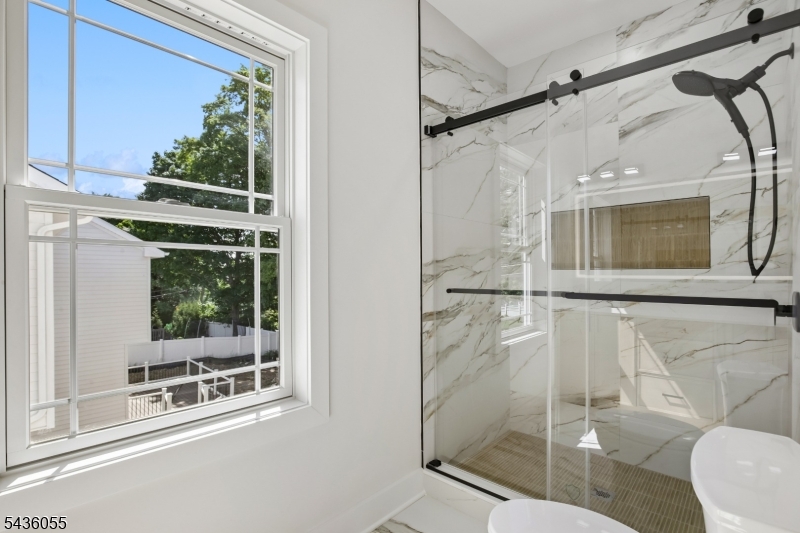 318 Halsey Rd