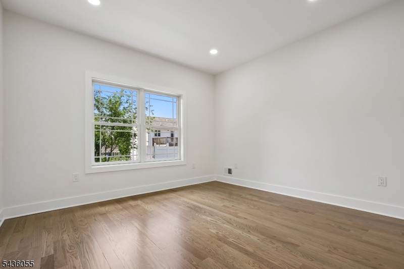 318 Halsey Rd