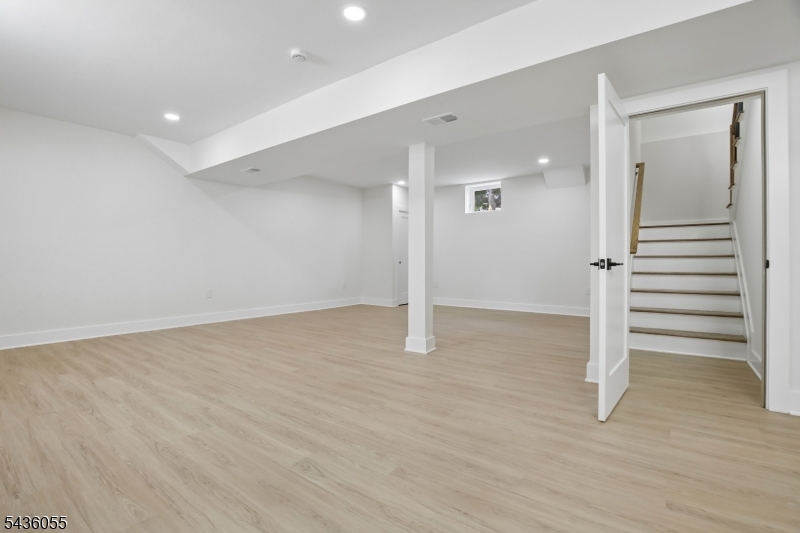 318 Halsey Rd
