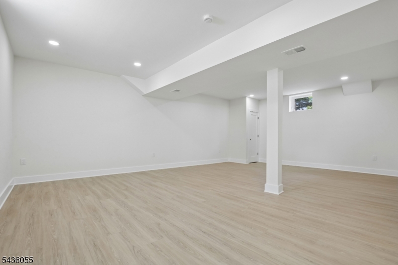 318 Halsey Rd