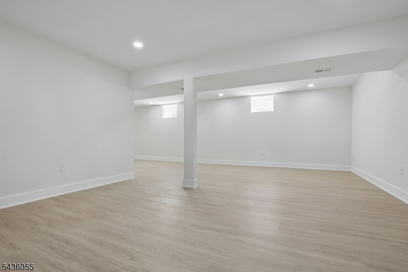 318 Halsey Rd