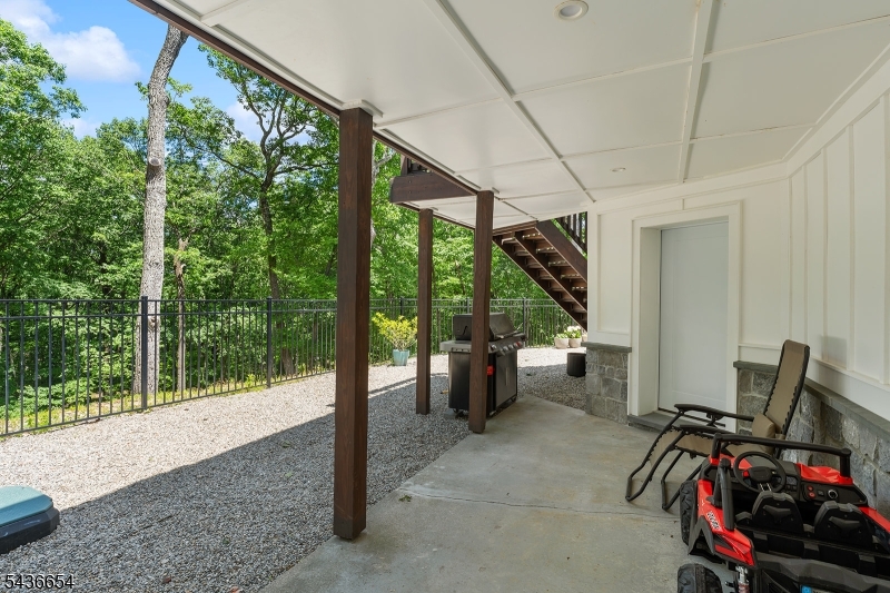 9 Hilltop Rd