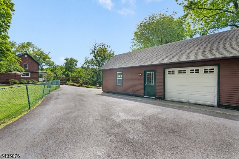 39 Lavin Rd