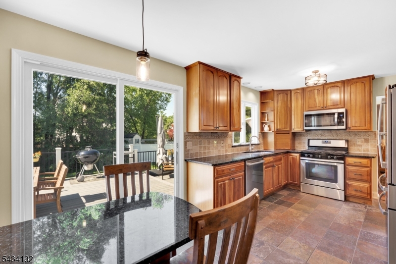 7 Mitchell Ln