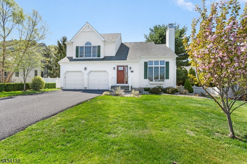 7 Mitchell Ln
