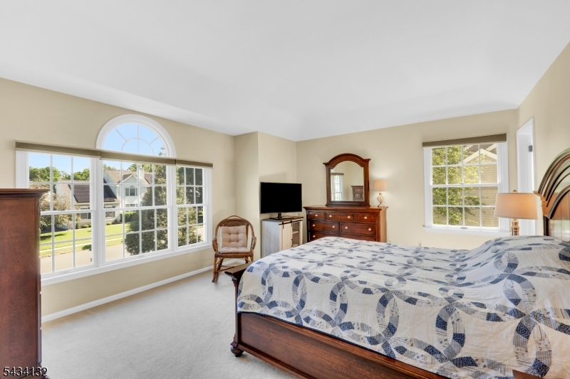 7 Mitchell Ln