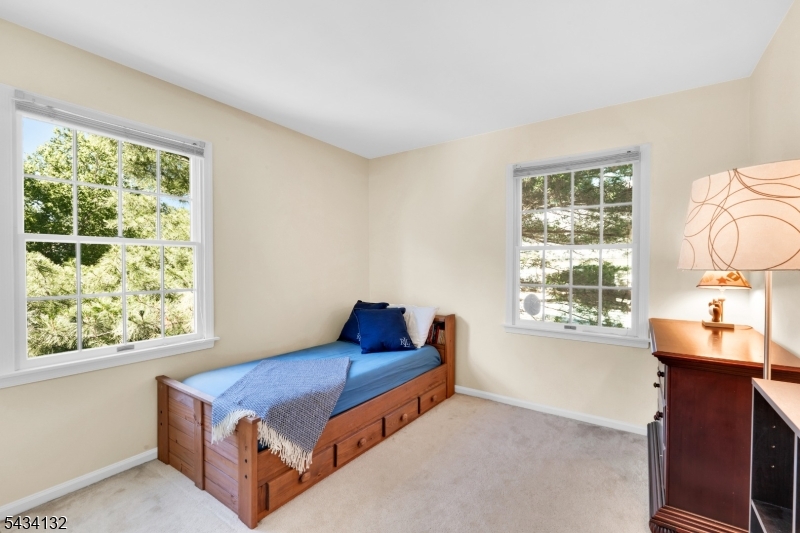 7 Mitchell Ln