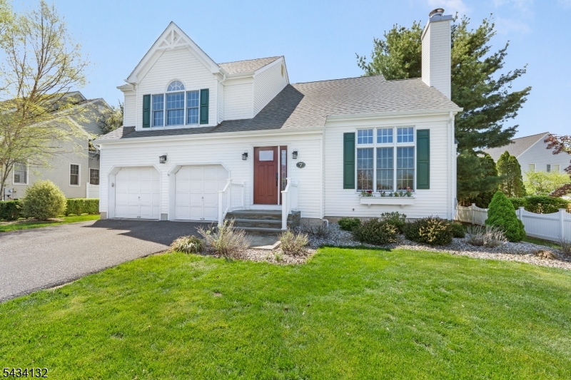 7 Mitchell Ln