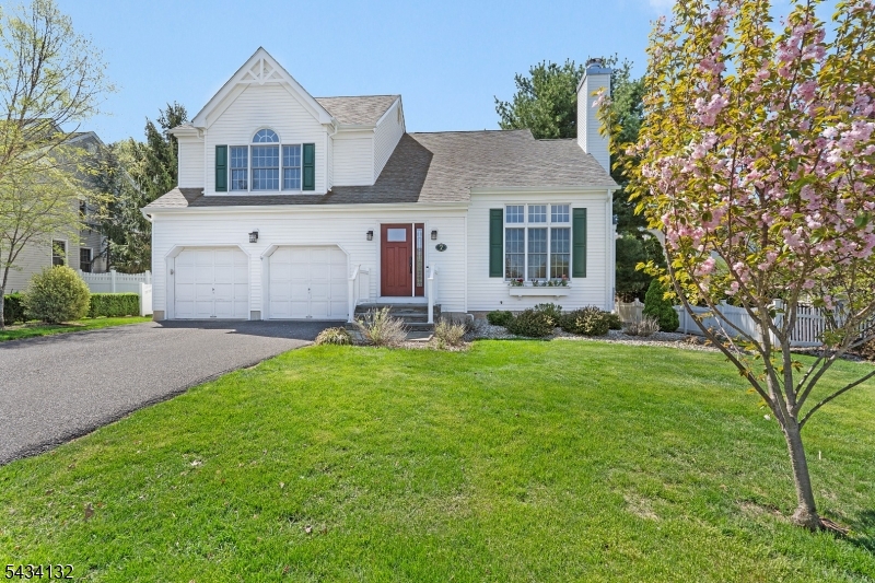 7 Mitchell Ln