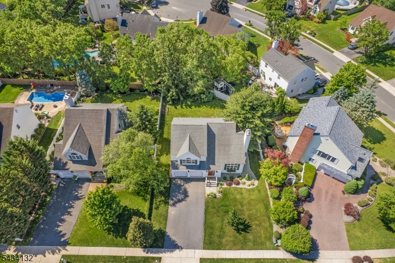 7 Mitchell Ln
