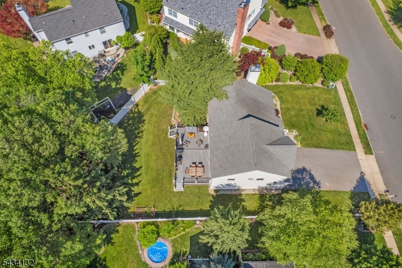 7 Mitchell Ln