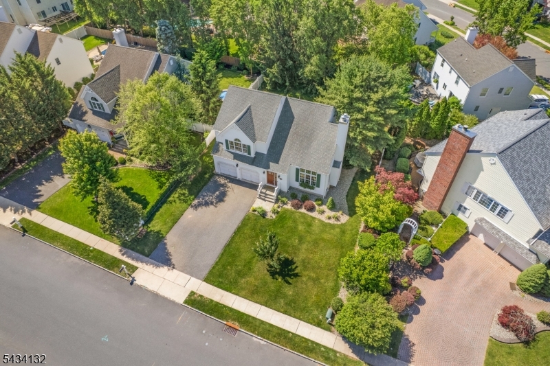 7 Mitchell Ln