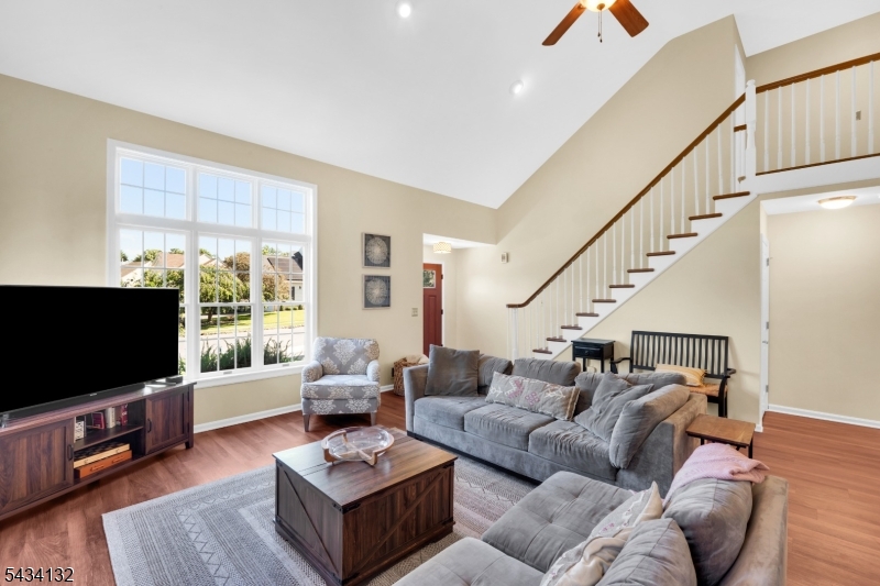 7 Mitchell Ln