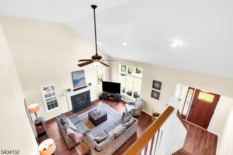 7 Mitchell Ln