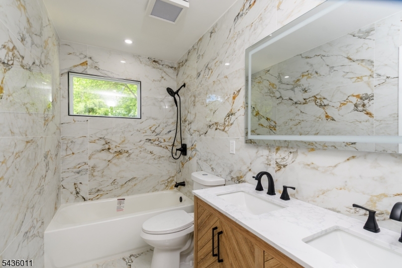 104 Marmora Rd