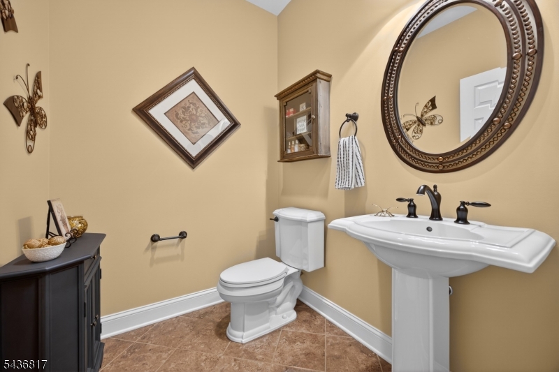 16 Saint Andrews Ct