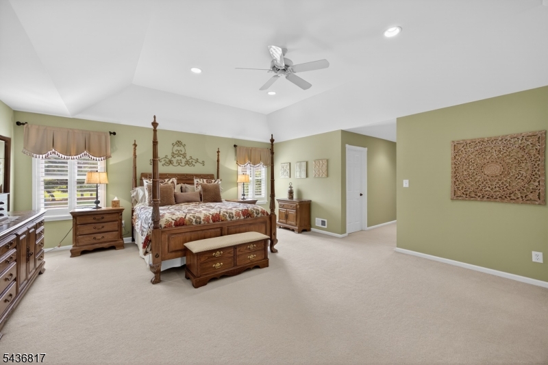 16 Saint Andrews Ct