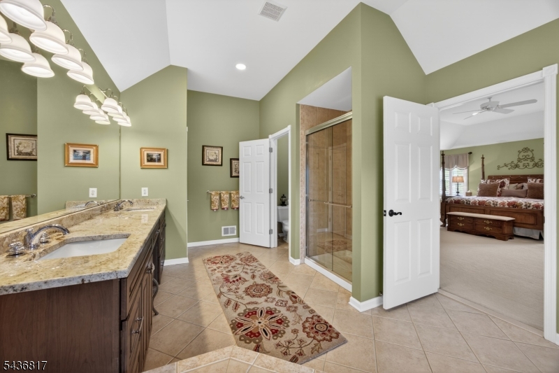 16 Saint Andrews Ct
