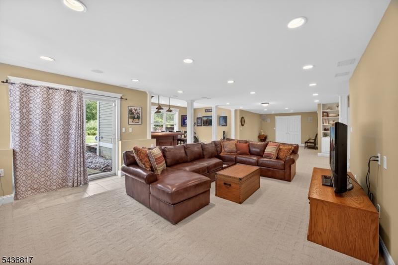 16 Saint Andrews Ct