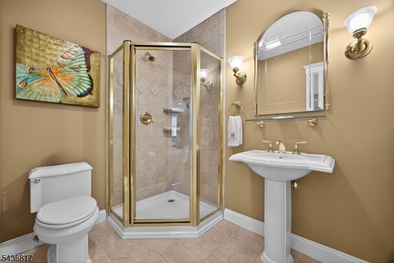16 Saint Andrews Ct