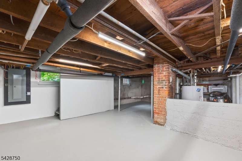 322 Madison Ave