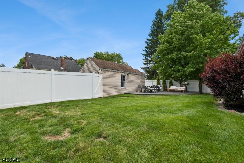 341 Huntington Rd