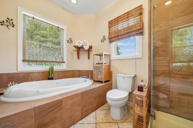 50 Newbrook Ln