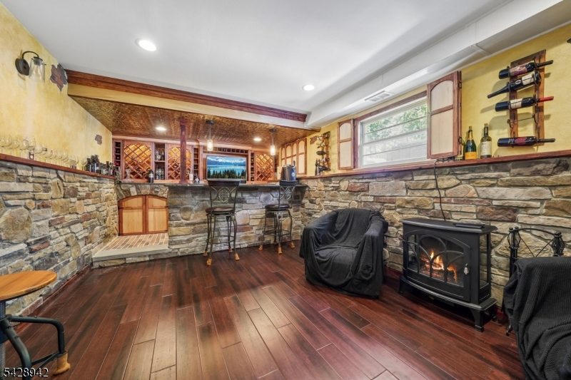 50 Newbrook Ln
