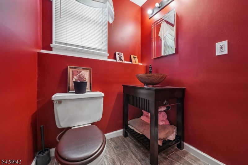 50 Newbrook Ln