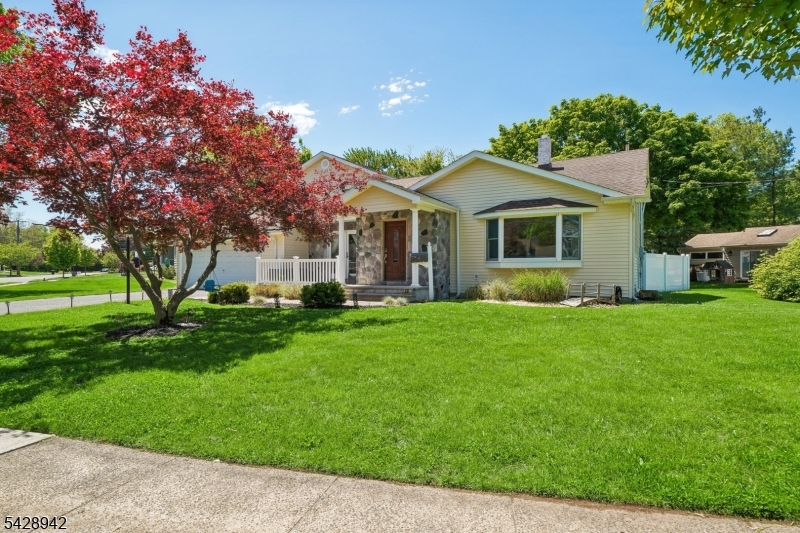 50 Newbrook Ln