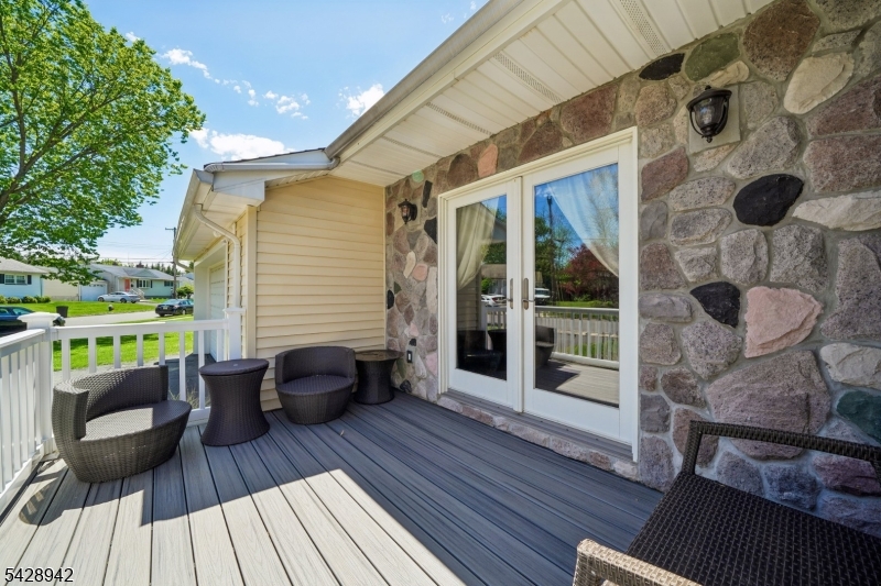 50 Newbrook Ln