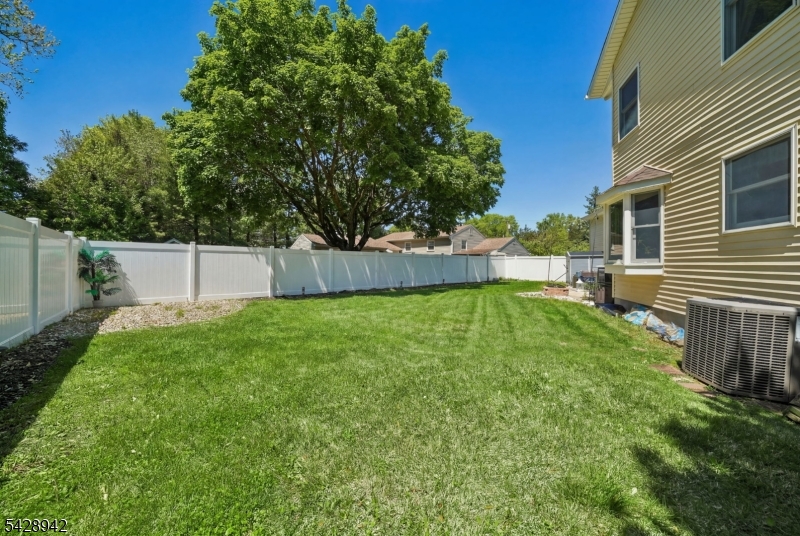 50 Newbrook Ln