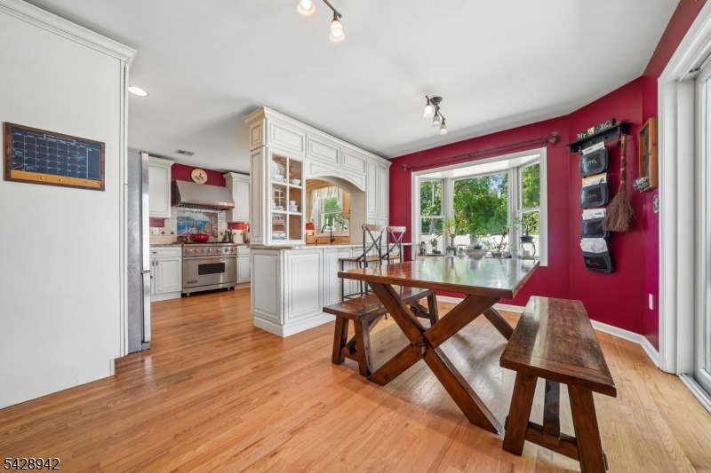 50 Newbrook Ln