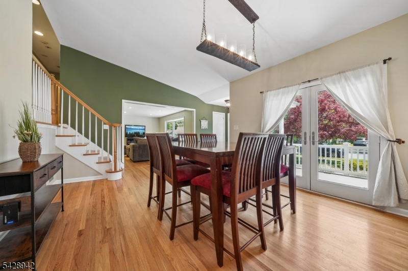 50 Newbrook Ln