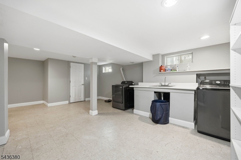 298 Fairway Ave