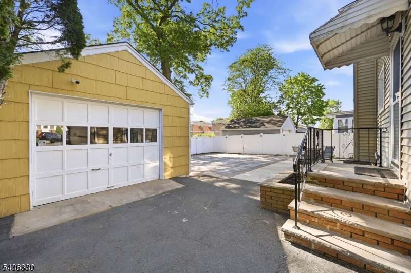 298 Fairway Ave