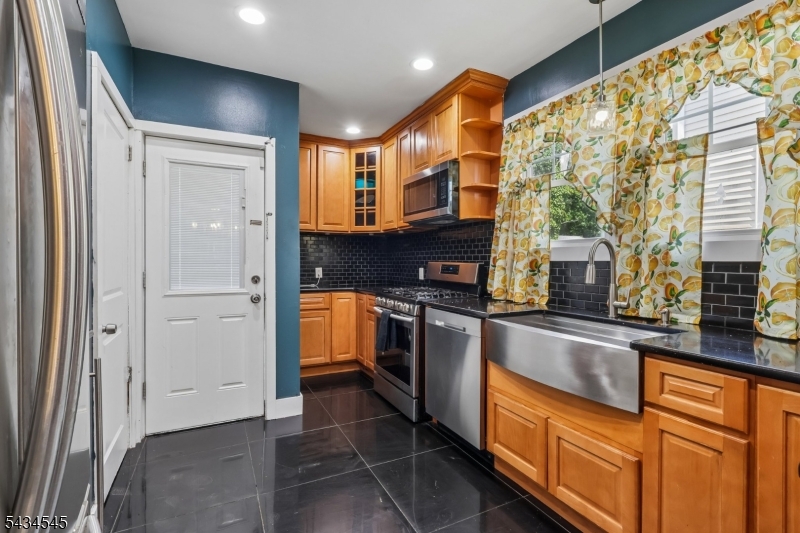 311 Monroe Ave