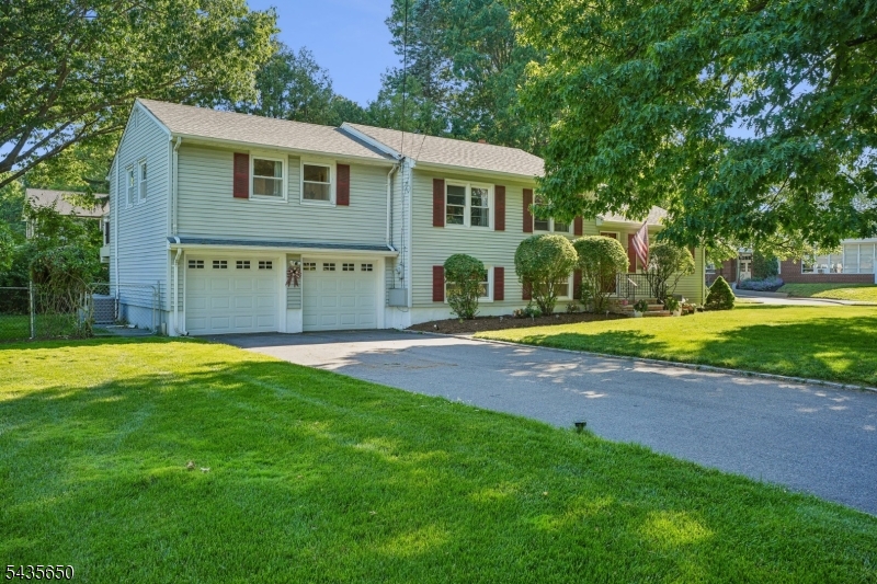 2 Knapp Ave