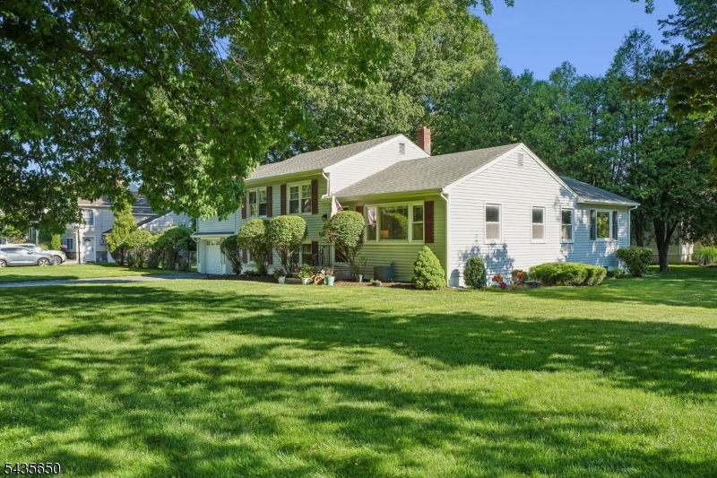 2 Knapp Ave