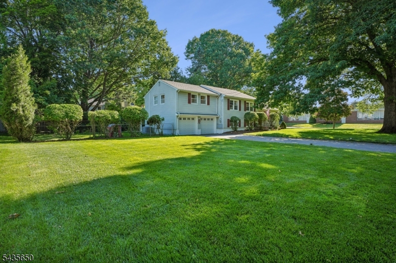 2 Knapp Ave