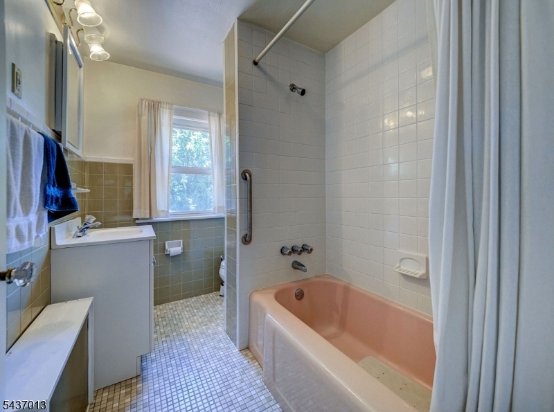 17 E Brown St