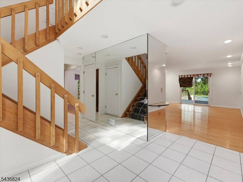 1079 Hoffman Rd