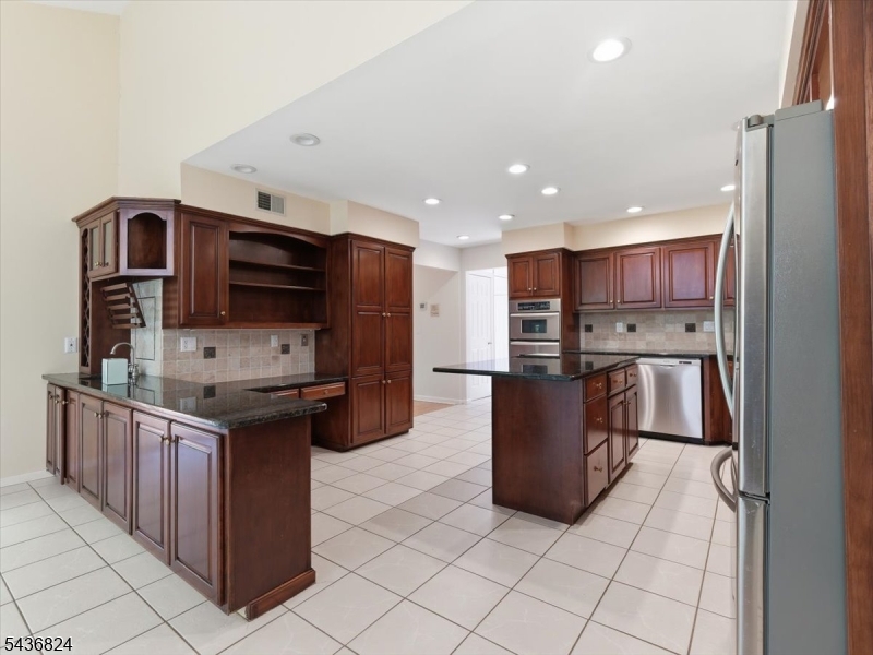 1079 Hoffman Rd