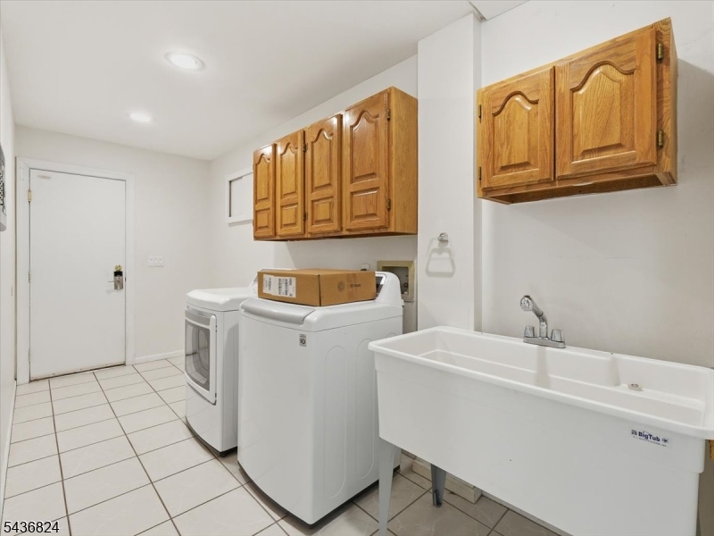 1079 Hoffman Rd