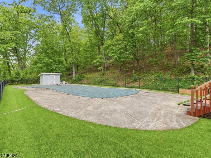 1079 Hoffman Rd