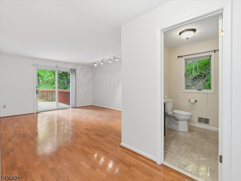 1079 Hoffman Rd