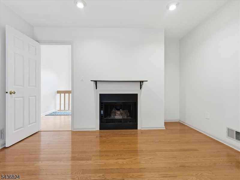1079 Hoffman Rd